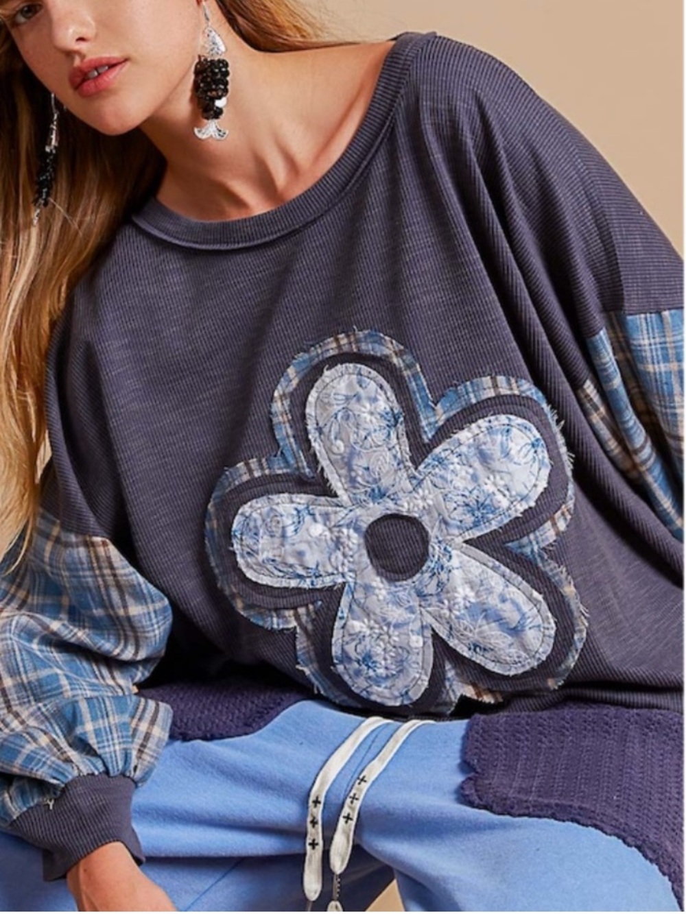 POL Blue and Gray Floral Patchwork Top w/Plaid
Balloon Sleeves